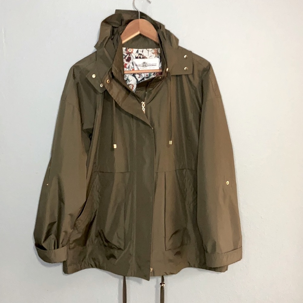 Women’s XL Fleet Street Hooded Windbreaker/Jacket.